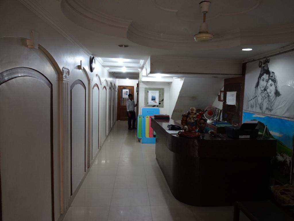 Hotel Elegant International New Delhi Exterior photo