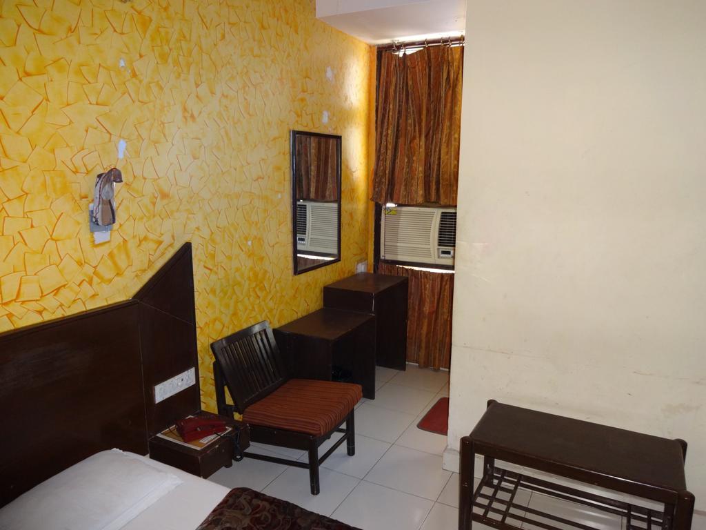 Hotel Elegant International New Delhi Room photo